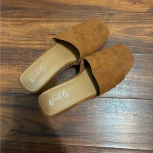 Wonderly Women's Brown Suede Mules